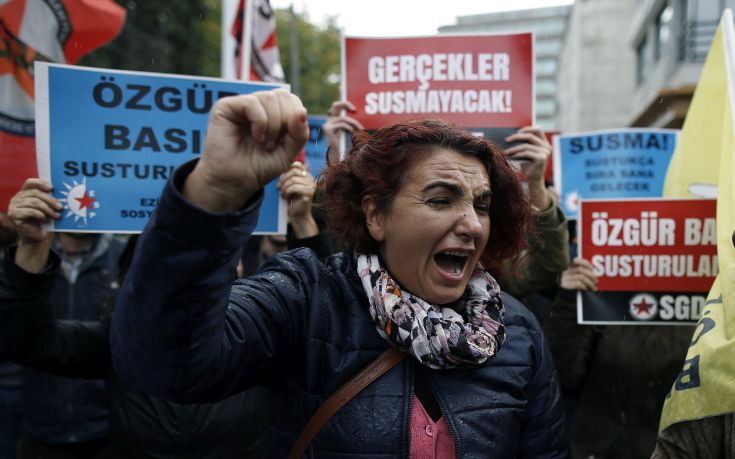 Για «ασύμμετρο πόλεμο» κατηγορείται η εφημερίδα Τζουμχουριέτ