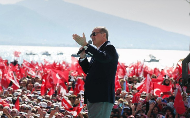 Ερντογάν: Θα κάνουμε τους Ευρωπαίους να το πληρώσουν μετά τις 16 Απριλίου
