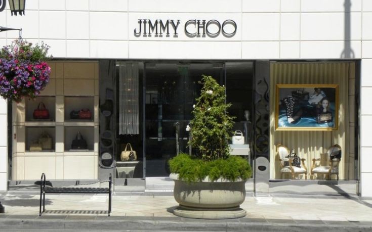 Υποψήφιο αγοραστή ψάχνει η Jimmy Choo