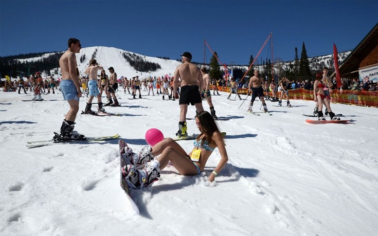 Snowboard με μπικίνι μόνο στη Ρωσία