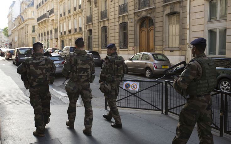 Επίθεση σχεδίαζε ο πρώην στρατιωτικός που συνελήφθη στη Γαλλία