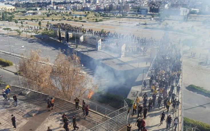 Δακρυγόνα και πετροπόλεμος στο Πανθεσσαλικό