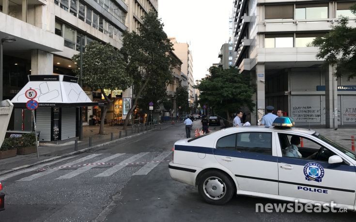 Σε λαϊκό προσκύνημα από το πρωί η σορός του Κωνσταντίνου Μητσοτάκη