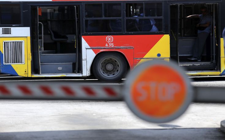 Τέσσερις τραυματίες από σύγκρουση ΙΧ με λεωφορείο στη Θεσσαλονίκη