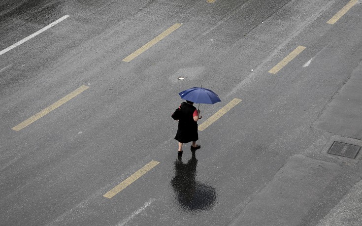 Άστατος ο καιρός σήμερα, βροχές και μποφόρ