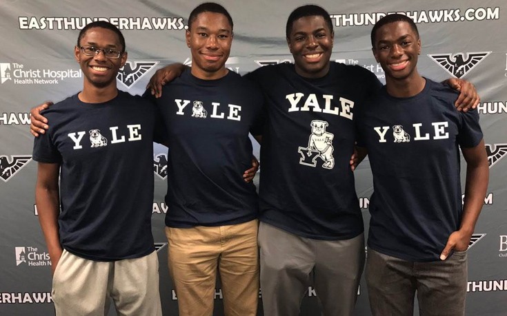 Τετράδυμα έγιναν δεκτά στο Yale και συνεχίζουν μαζί και στις σπουδές τους