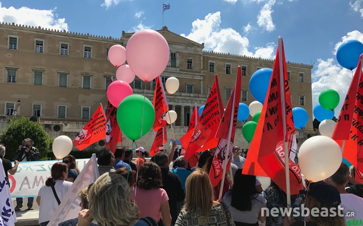 «Δεν θέλουμε τίποτα, μόνο να μη χάσουμε τη δουλειά μας»