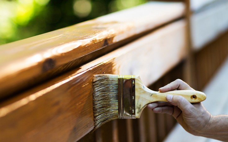 Ανανεώστε και προστατέψτε τις ξύλινες επιφάνειές σας