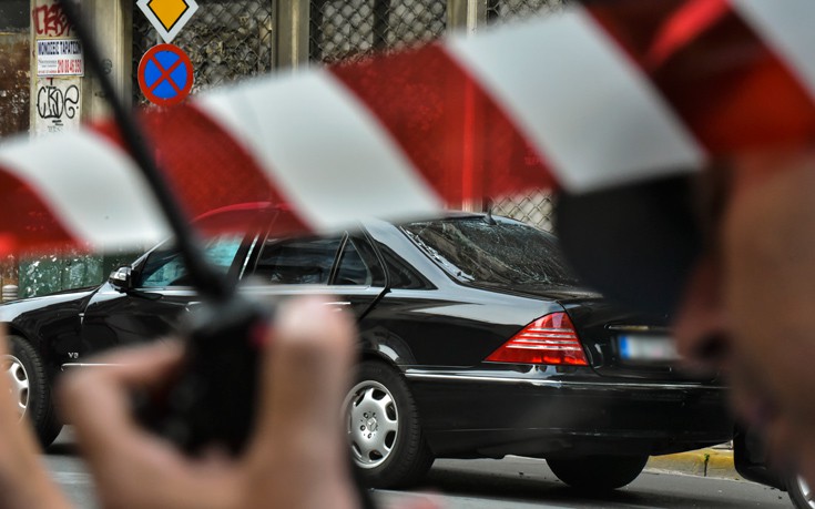 Στη σκοπιά της οικίας Παπαδήμου ήταν για ώρες ο φάκελος – βόμβα