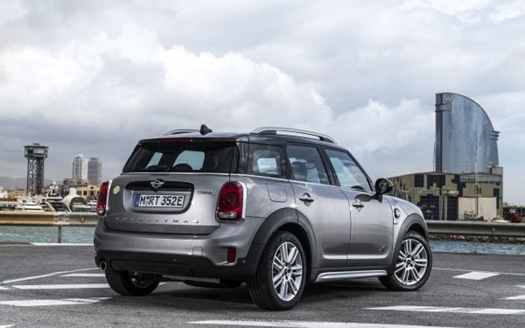 Νέο συναρπαστικό Mini Cooper S E Countryman ALL4