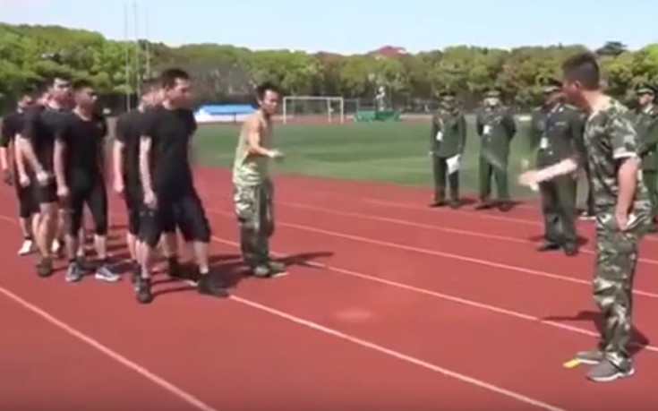 Οι Κινέζοι στρατιώτες προπονούνται με έναν πολύ ιδιαίτερο τρόπο