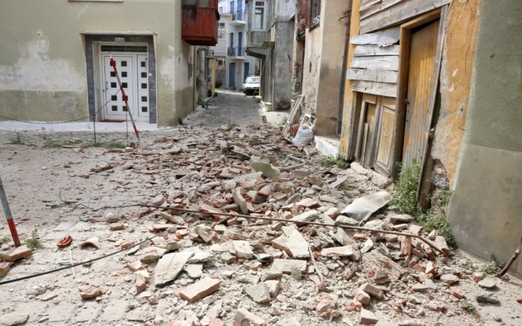 Η μαρτυρία δασκάλας που έσωσε δυο μαθητές στο σεισμό της Βρίσας