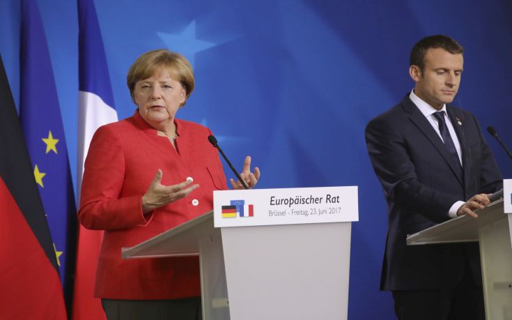 Μέρκελ και Μακρόν επιδιώκουν περαιτέρω ολοκλήρωση της Ευρωζώνης παρά τους κλυδωνισμούς