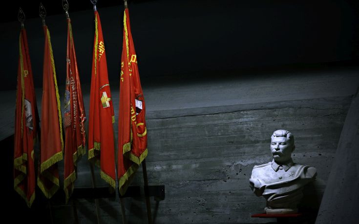 Ο Στάλιν… εξοργίζει τους νομικούς στη Μόσχα