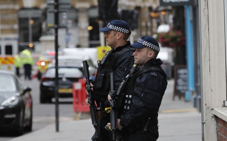 Έρευνες σε κτίριο στο ανατολικό Λονδίνο πραγματοποιεί η αστυνομία