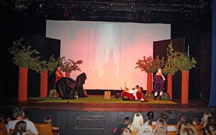 Γέμισε το Θέατρο Αριστοτέλειον με τη δωρεάν παιδική παράσταση «Maleficent»