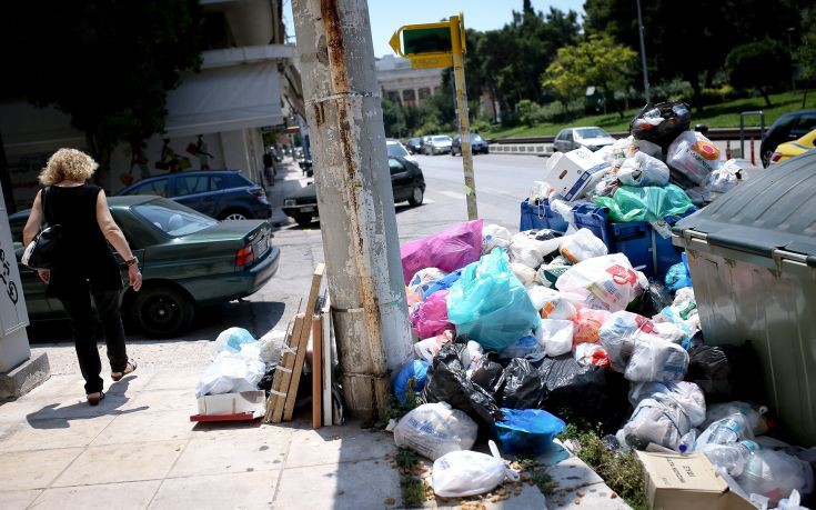 Ομαλοποιείται η αποκομιδή των απορριμμάτων στην Αττική