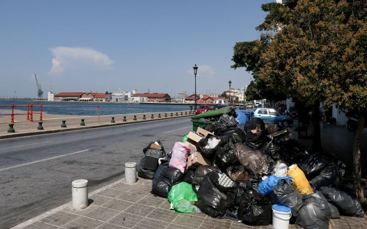 Επείγουσα προκαταρκτική έρευνα για τα σκουπίδια στη Θεσσαλονίκη
