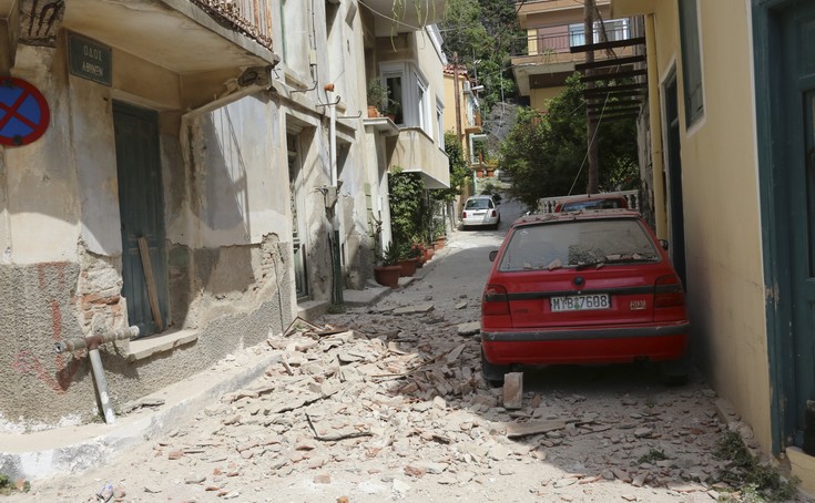 «Τρέμει» το βόρειο Αιγαίο μετά το φονικό σεισμό στη Λέσβο