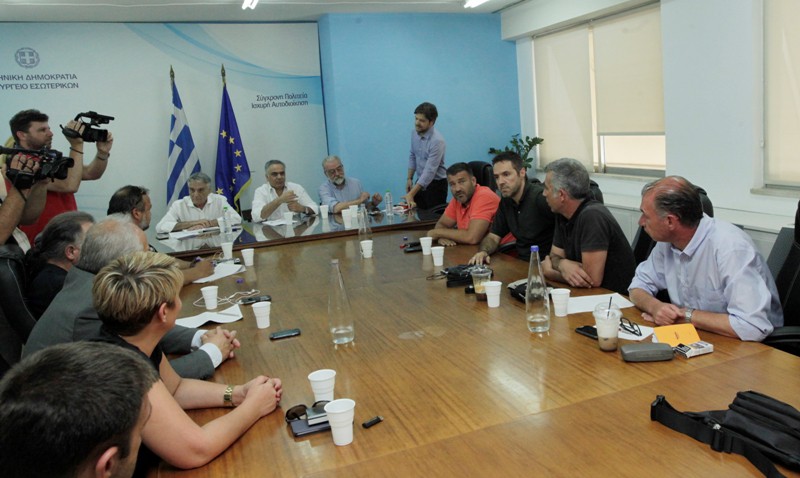 Άκαρπη η συνάντηση Σκουρλέτη με ΠΟΕ – ΟΤΑ: «Η πρόταση απέχει πολύ από αυτά που διεκδικούμε»