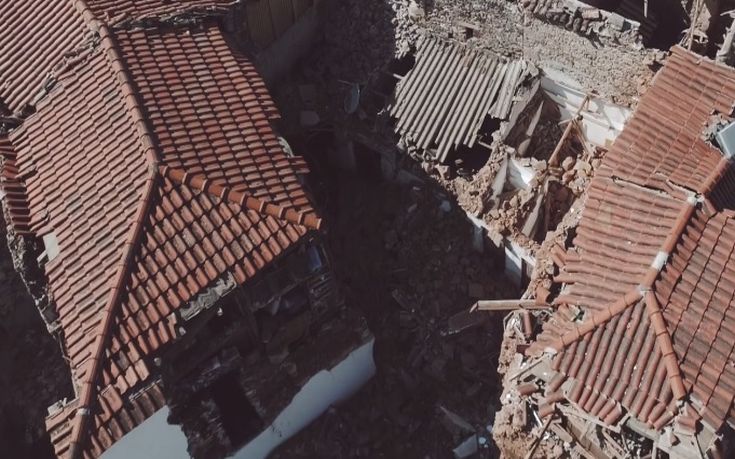 Εικόνες βιβλικής καταστροφής στο χωριό Βρίσα της Λέσβου
