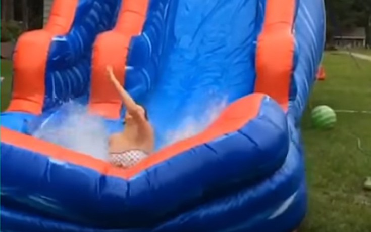 Οι αστείες και άτυχες στιγμές σε νεροτσουλήθρες