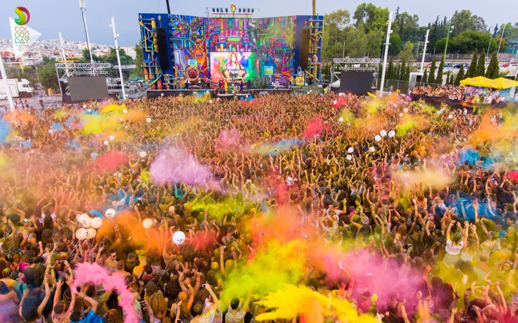Colour Day Festival 2017, πάνω από 27.000 θεατές αψήφησαν τη βροχή και βάφτηκαν με χρώμα