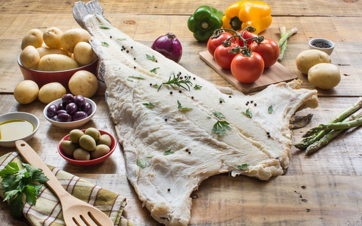 Βίδες με μπακαλιάρο και ελιές καλαμών