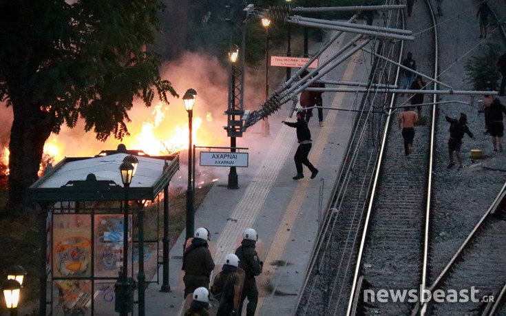 Εμπόλεμη ζώνη στο Μενίδι, εξαγριωμένοι οι κάτοικοι