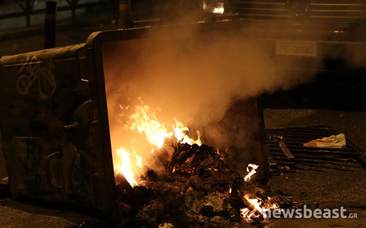 Νύχτα-«κόλαση» με άγρια επεισόδια στα Εξάρχεια