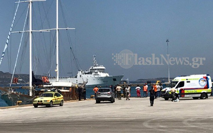 Στο λιμάνι της Σούδας το ιστιοπλοϊκό με τους 120 μετανάστες