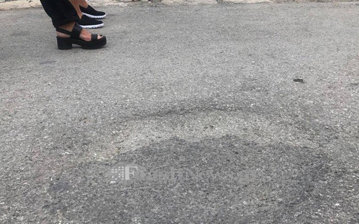 Τουρίστρια τραυματίστηκε πέφτοντας σε λακκούβα στο παλιό λιμάνι στα Χανιά