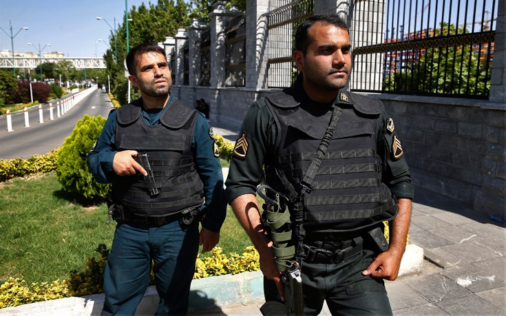 Το Ιράν «μαλακώνει» απέναντι σε όσους παραβαίνουν τον ισλαμικό νόμο