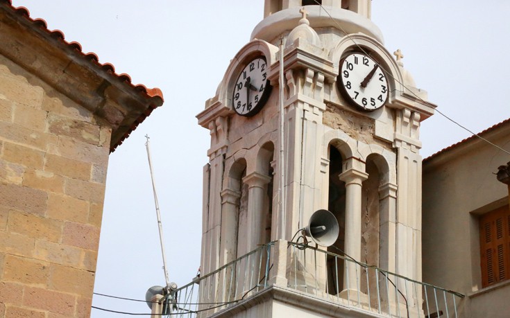 Οι τουρίστες της Λέσβου συνεχίζουν κανονικά τις διακοπές