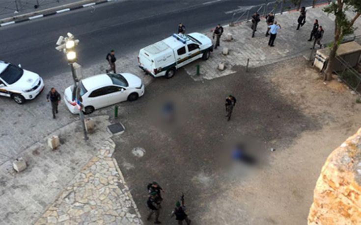 Νεκρή αστυνομικός από επίθεση με μαχαίρια και όπλα στην Ιερουσαλήμ