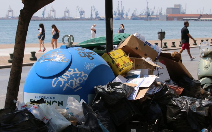 Σήμερα ο διαγωνισμός για ανάθεση της αποκομιδής σκουπιδιών σε ιδιώτη στη Θεσσαλονίκη
