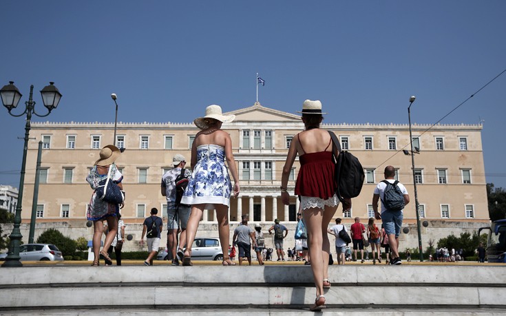 Πώς λειτουργεί η «συμμορία του λεκέ» που ξαφρίζει περαστικούς στο Σύνταγμα