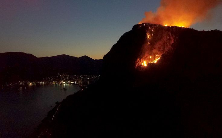 Βίντεο από τη φωτιά στο κάστρο της Μονεμβασιάς