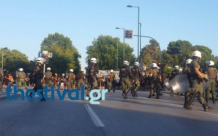 Τεταμένη η κατάσταση στη Θεσσαλονίκη από δύο παράλληλες συγκεντρώσεις