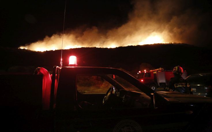 Τιτάνια μάχη της πυροσβεστικής σε έξι μέτωπα στη Ζάκυνθο