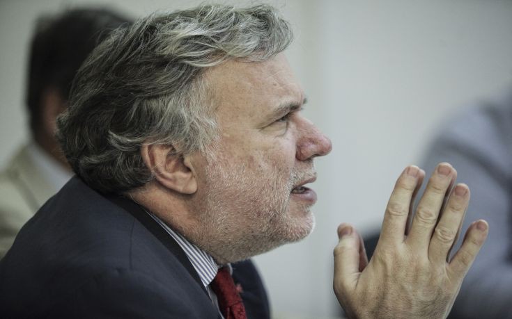 Κατρούγκαλος: Η κυβέρνηση προσπαθεί να προστατευθεί από τις συνέπειες των αποφάσεών της για τα πανεπιστήμια