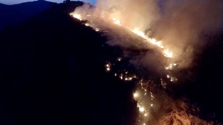 Σε ύφεση οι φωτιές σε Μονεμβασιά και Γρύλλο Κρεστένων