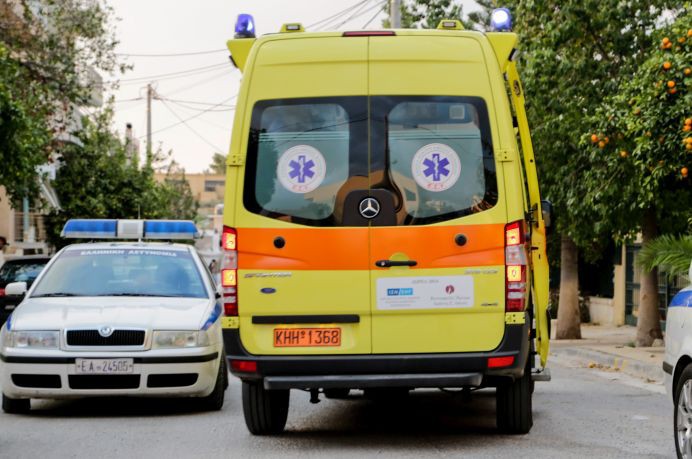 Τροχαίο με τρία οχήματα και δύο τραυματίες στη Χαλκιδική
