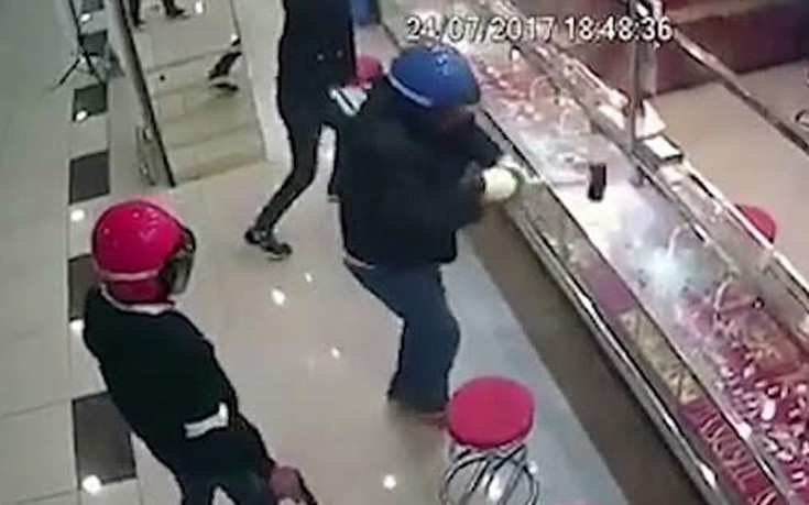 Η πιο αποτυχημένη προσπάθεια κλοπής σε κοσμηματοπωλείο