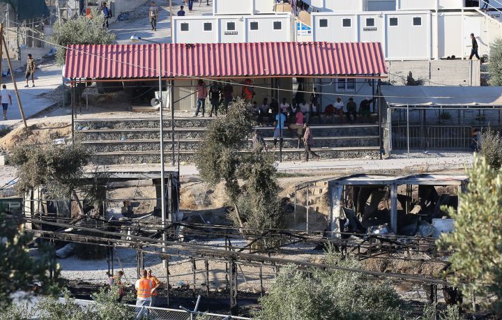 Στο αλκοόλ αποδίδει η αστυνομία τις συγκρούσεις στον καταυλισμό της Μόριας