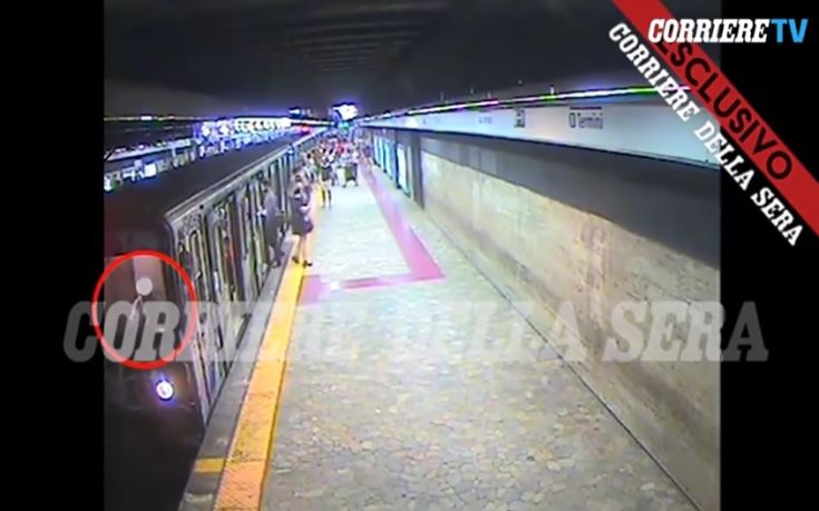 Γυναίκα σύρθηκε πιασμένη σε πόρτα βαγονιού ενώ ο οδηγός… έτρωγε