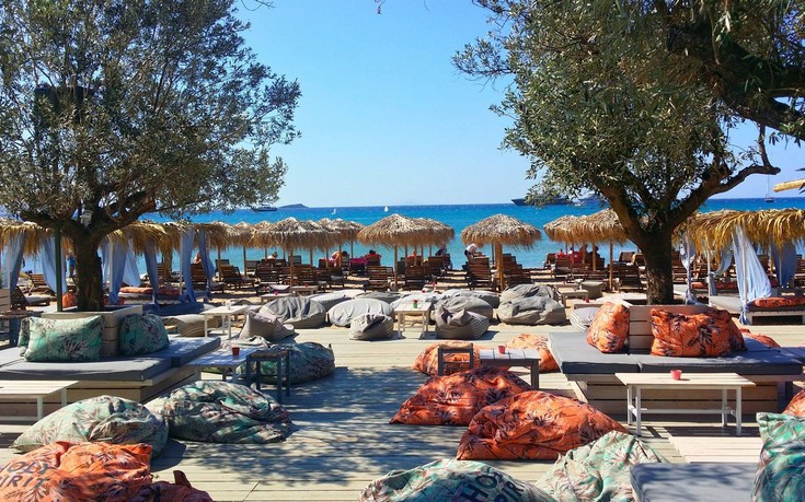 Τα beach bars στην Αττική που ξεχωρίζουν