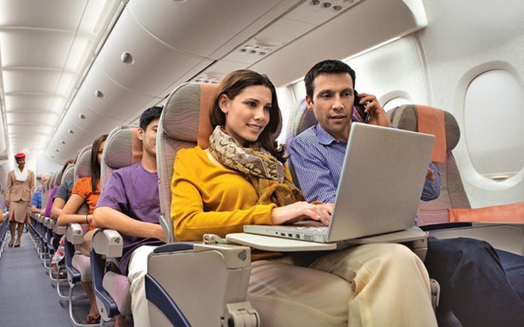 Η Emirates διευρύνει τη χρήση δωρεάν Wi-Fi κατά τη διάρκεια των πτήσεων