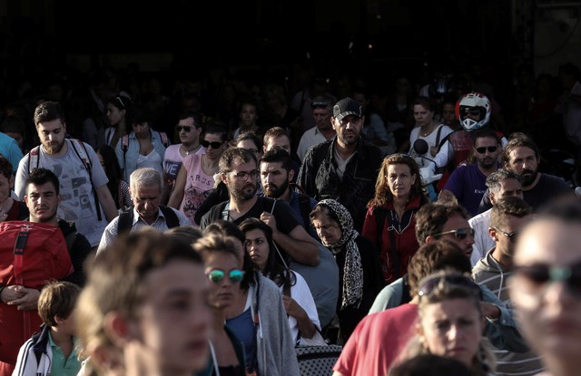 Μεγάλη κίνηση στα λιμάνια, επιστρέφουν οι αδειούχοι του Αυγούστου