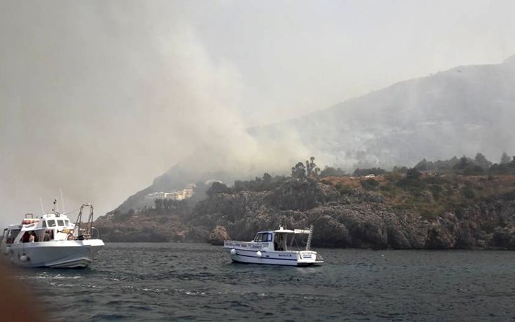 Πυρκαγιά στο λιμάνι της Ανκόνα &#8211; Ζητήθηκε από τους κατοίκους να μην ανοίγουν παράθυρα